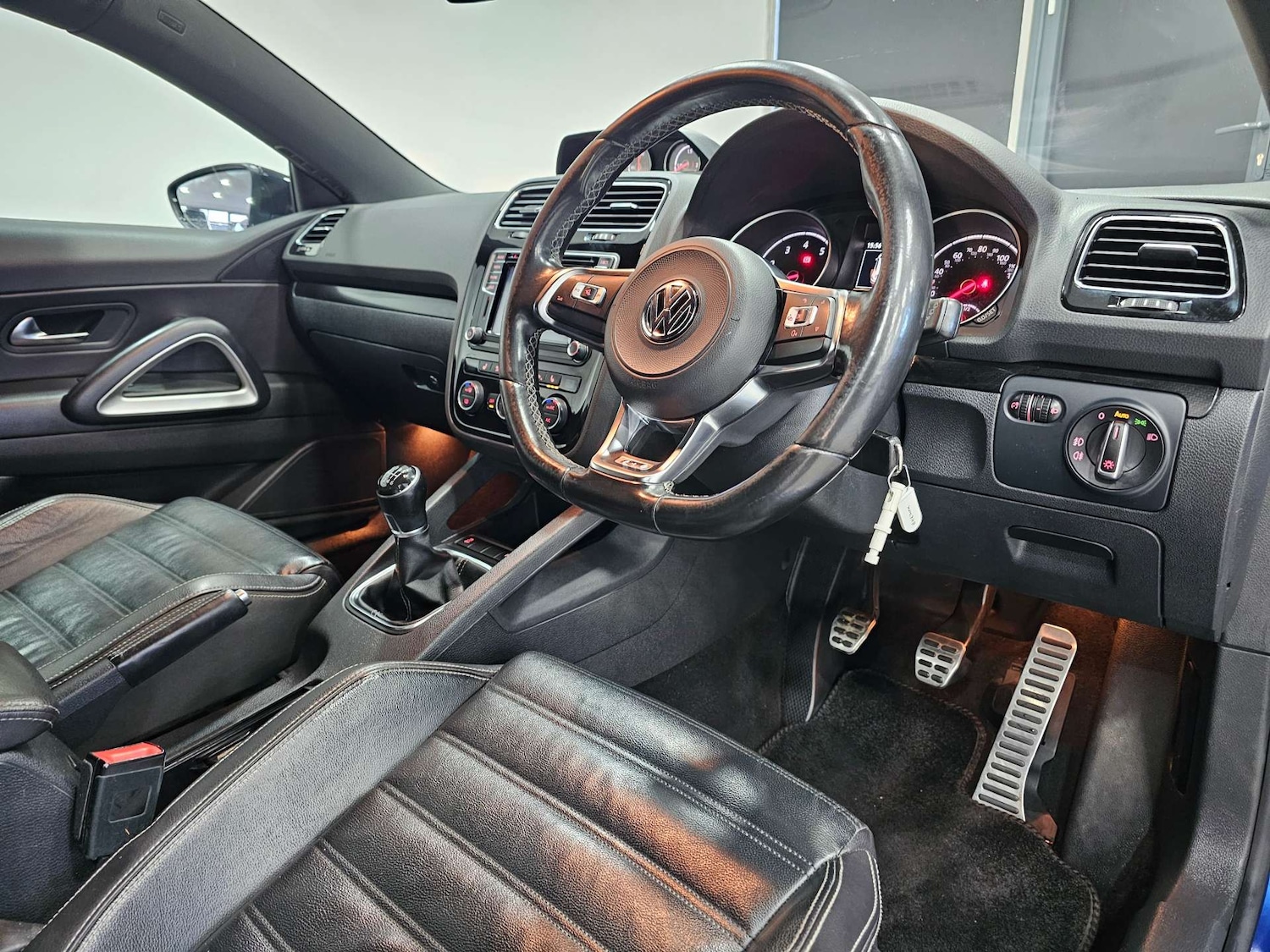 Used Volkswagen Scirocco 2017 for sale - 77590620: Photo 5