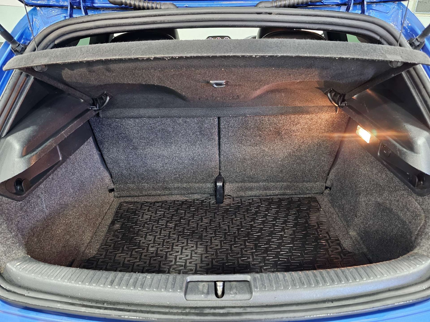 Used Volkswagen Scirocco 2017 for sale - 77590620: Photo 50