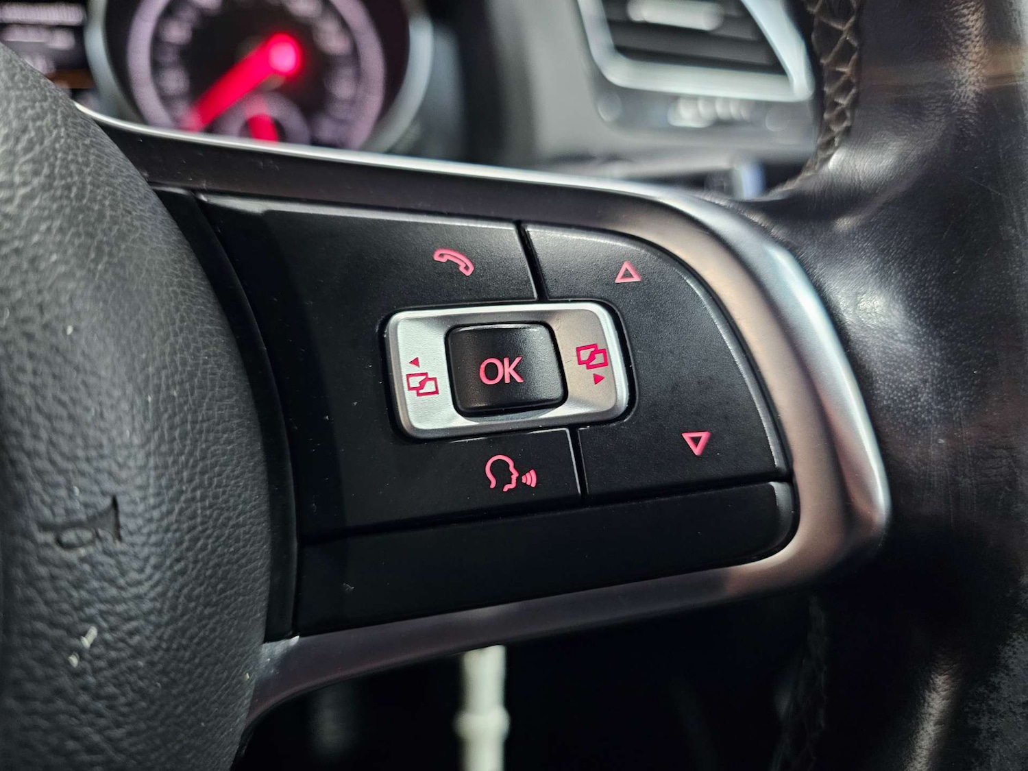 Used Volkswagen Scirocco 2017 for sale - 77590620: Photo 61