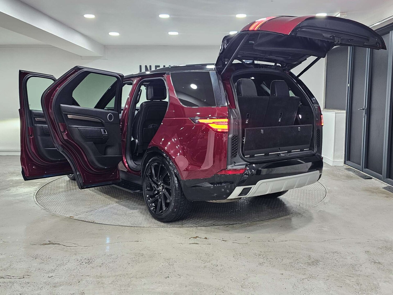 Used Land Rover Discovery 2017 for sale - 78055132: Photo 48