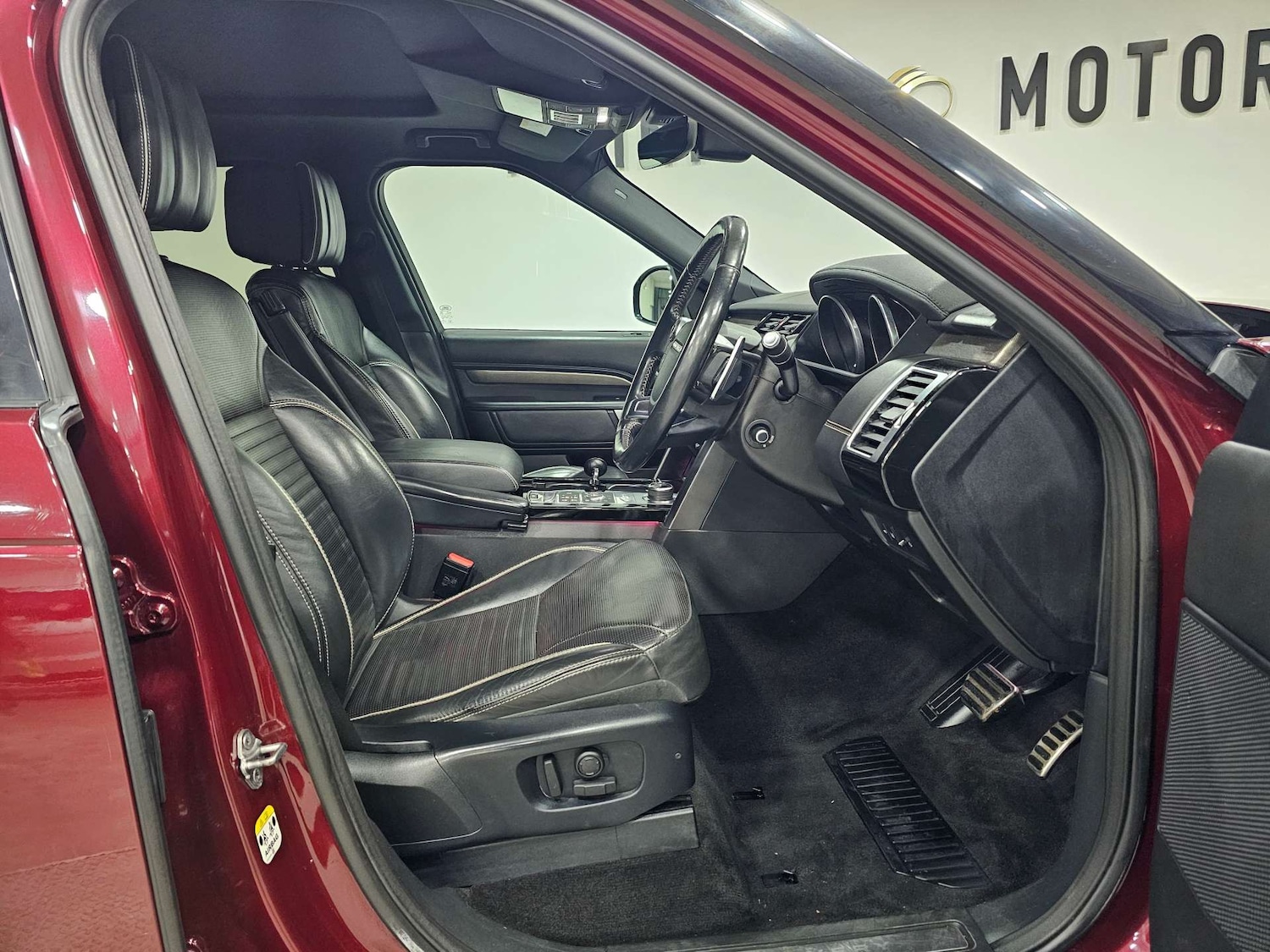 Used Land Rover Discovery 2017 for sale - 78055132: Photo 5