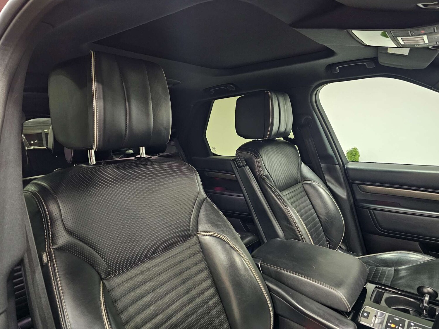 Used Land Rover Discovery 2017 for sale - 78055132: Photo 58