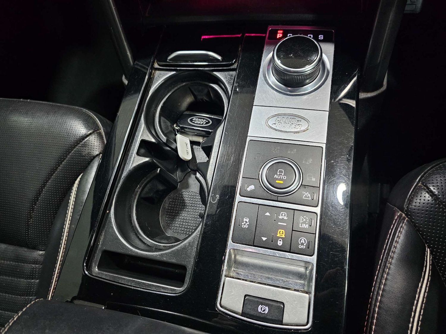 Used Land Rover Discovery 2017 for sale - 78055132: Photo 72