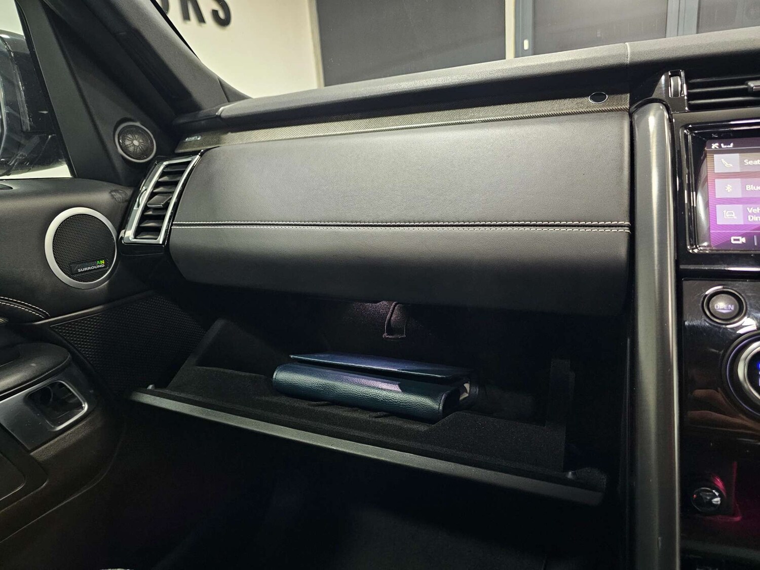 Used Land Rover Discovery 2017 for sale - 78055132: Photo 86