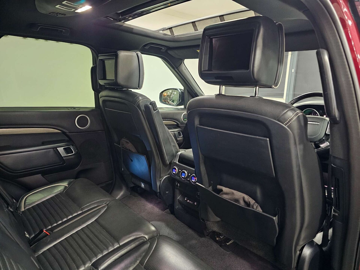 Used Land Rover Discovery 2017 for sale - 78055132: Photo 91