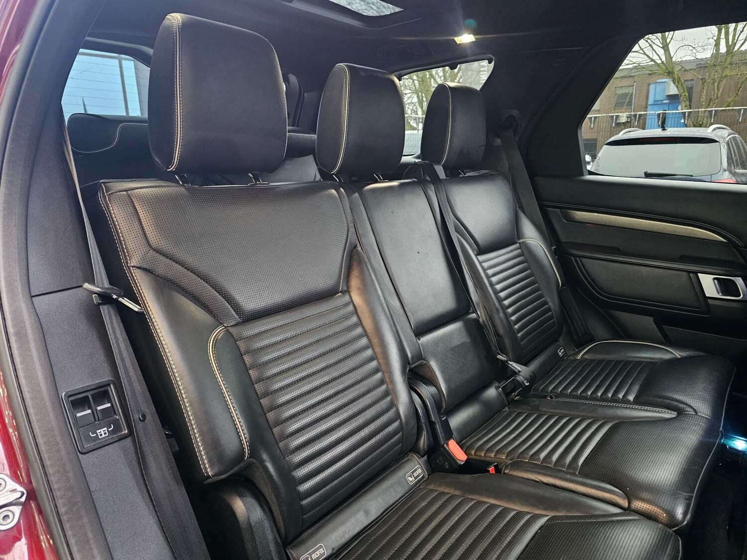 Used Land Rover Discovery 2017 for sale - 78055132: Photo 92