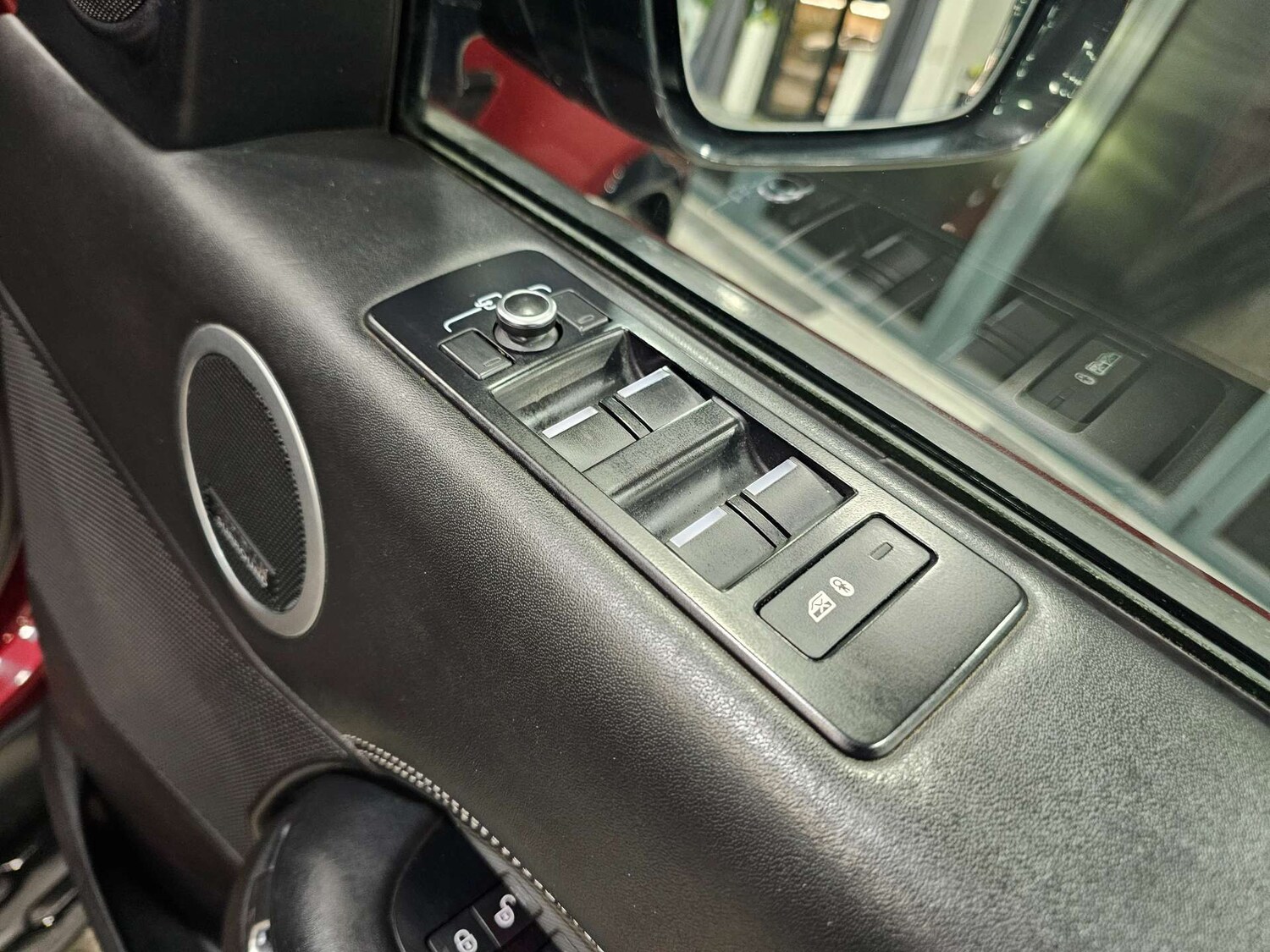 Used Land Rover Discovery 2017 for sale - 77937313: Photo 55