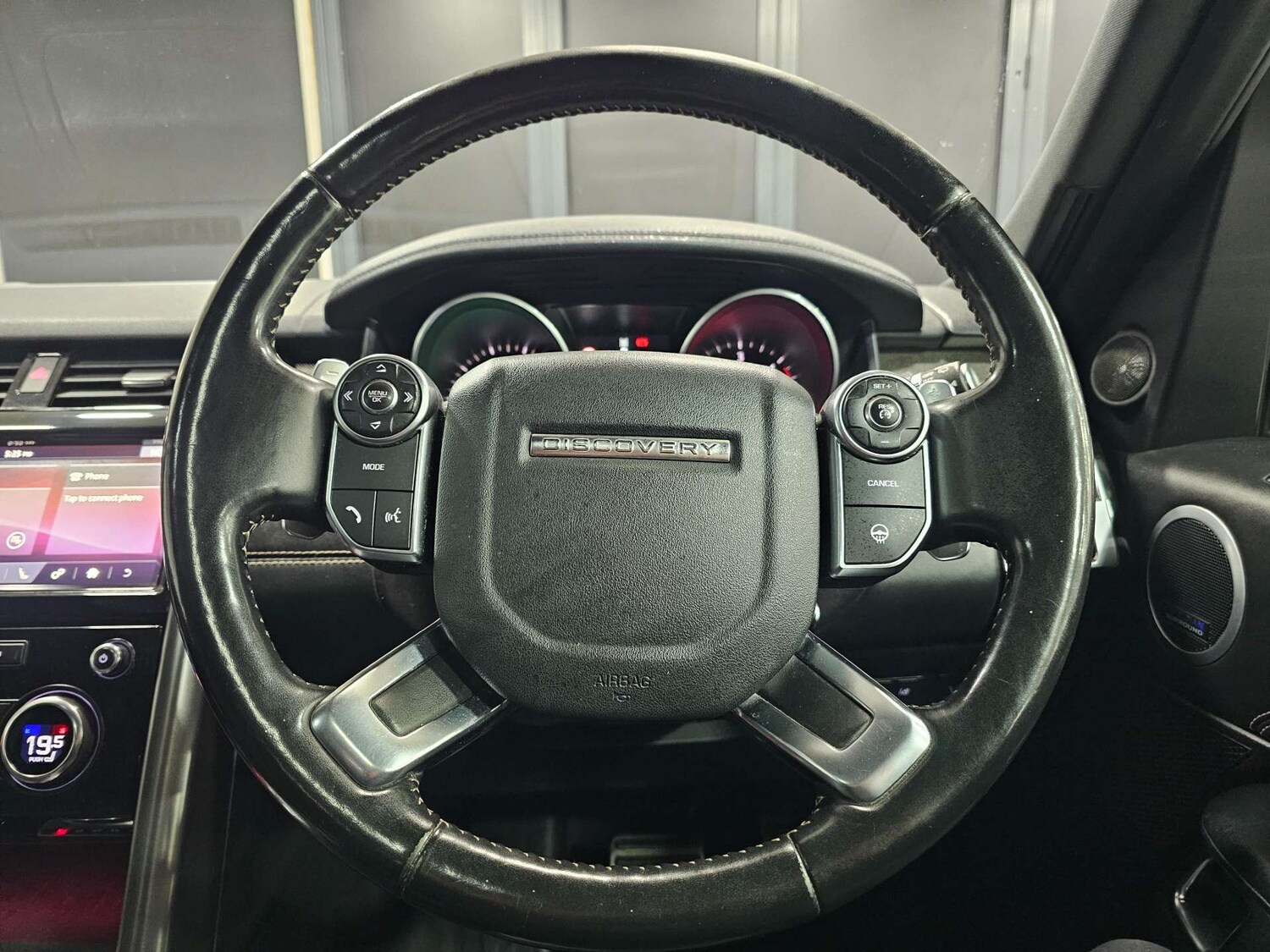 Used Land Rover Discovery 2017 for sale - 77937313: Photo 63