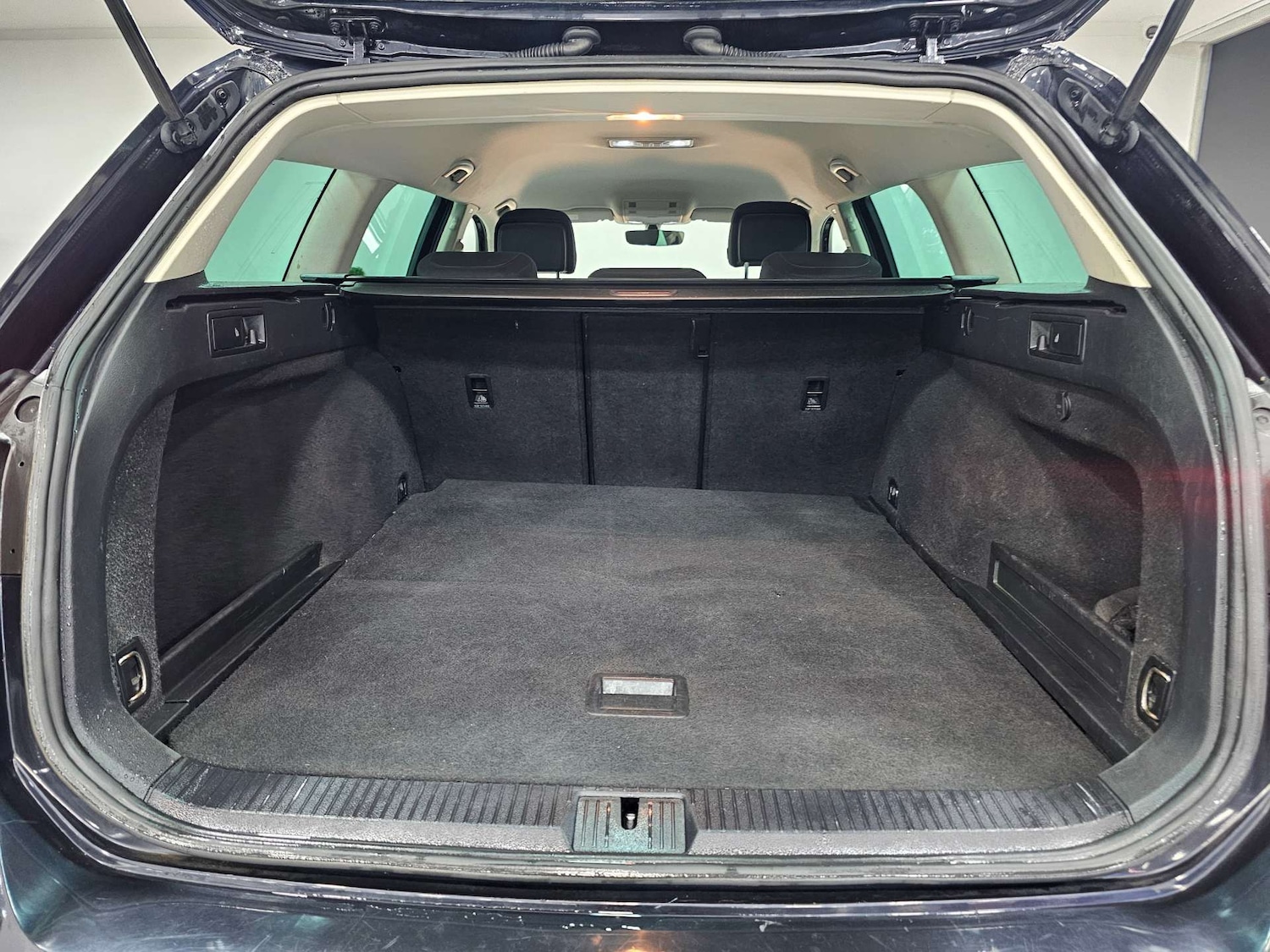 Used Volkswagen Passat 2017 for sale - 77547690: Photo 34