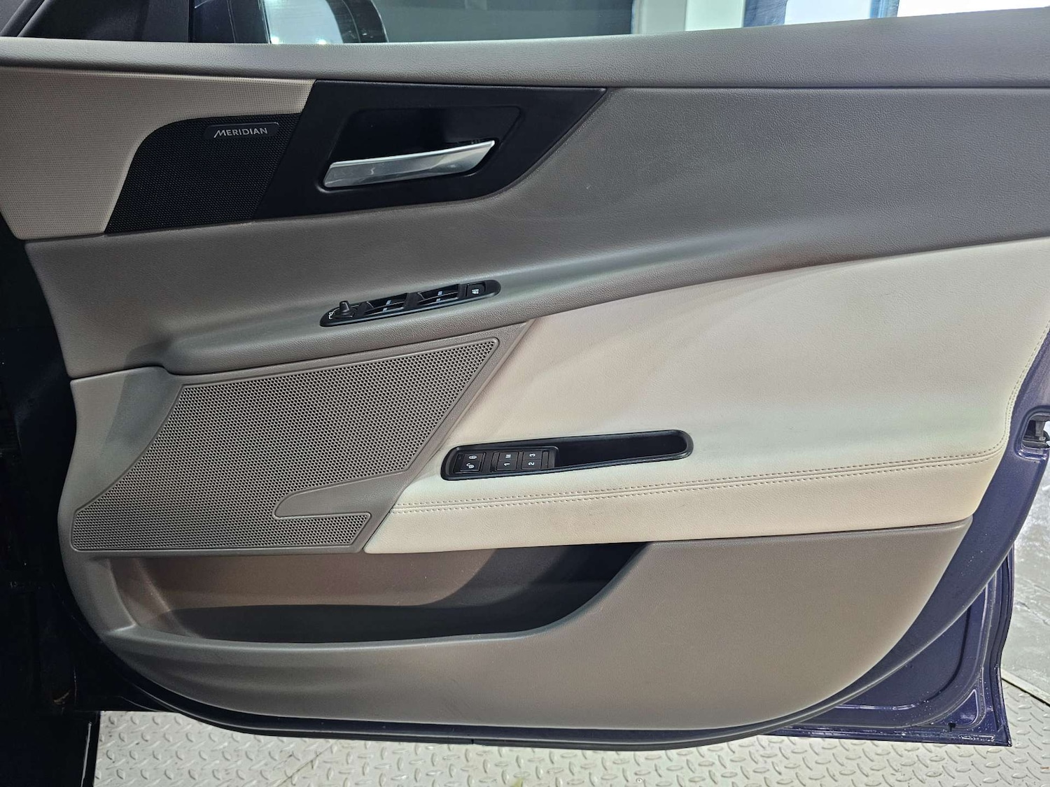 Used Jaguar XE 2017 for sale - 77025203: Photo 48