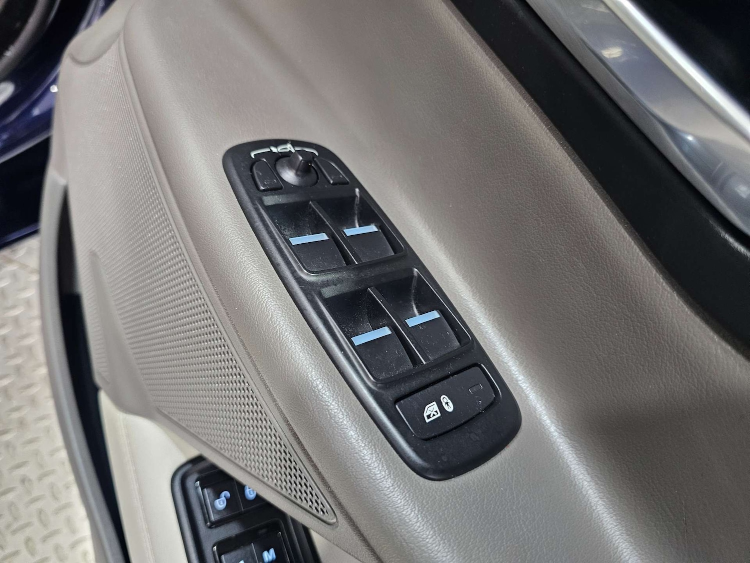 Used Jaguar XE 2017 for sale - 77025203: Photo 49