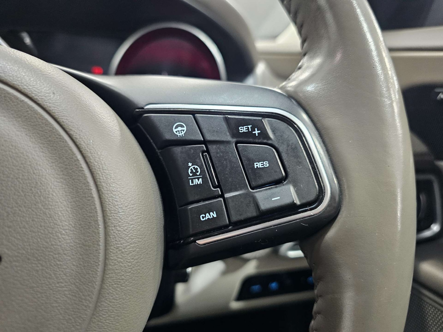 Used Jaguar XE 2017 for sale - 77025203: Photo 56