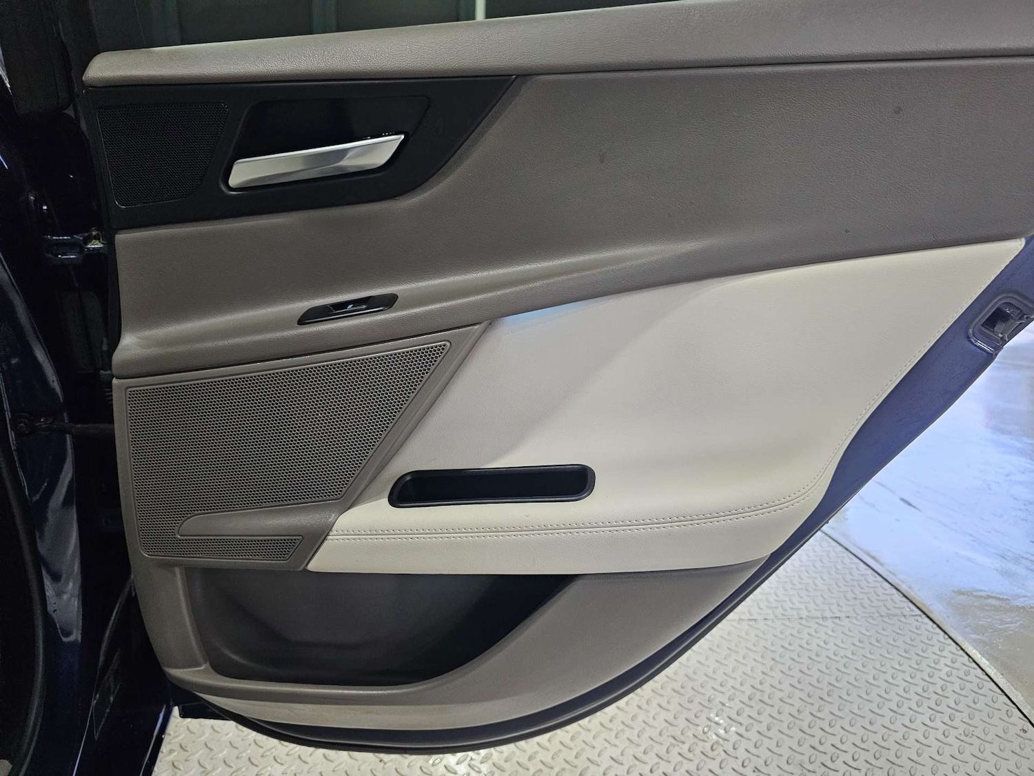 Used Jaguar XE 2017 for sale - 77025203: Photo 74