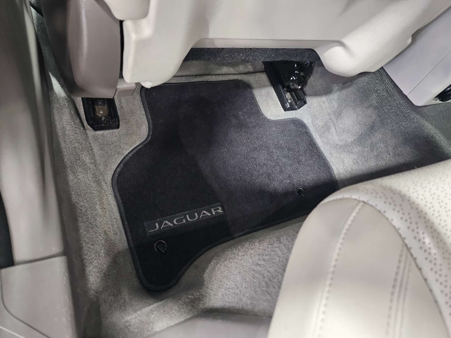 Used Jaguar XE 2017 for sale - 77025203: Photo 85