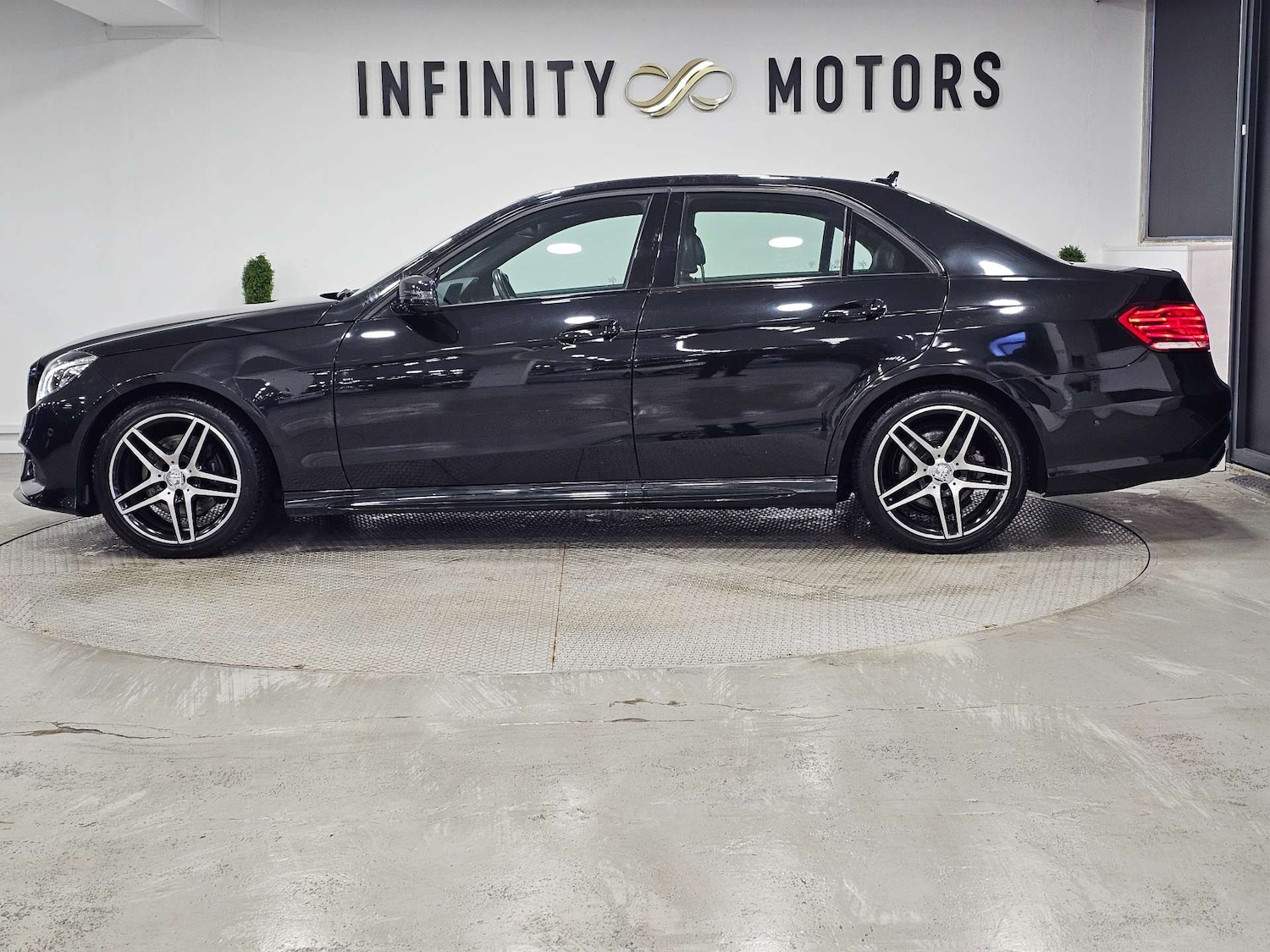 Used Mercedes-Benz E Class 2015 for sale - 77477845: Photo 20