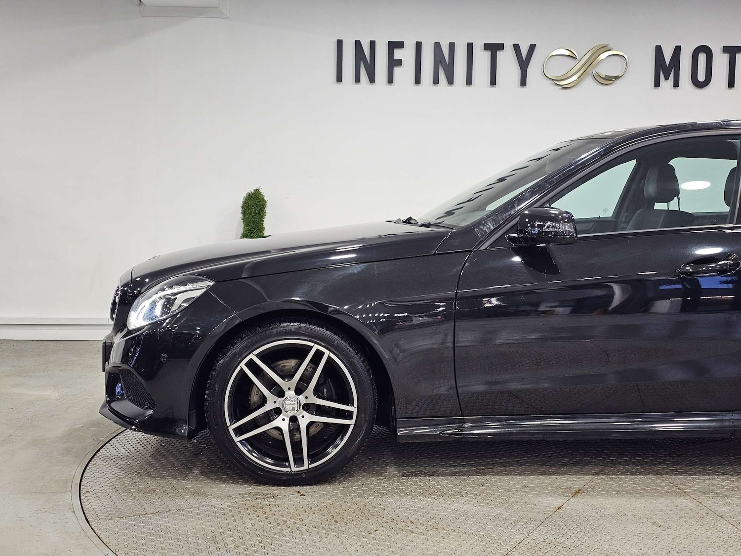 Used Mercedes-Benz E Class 2015 for sale - 77477845: Photo 22