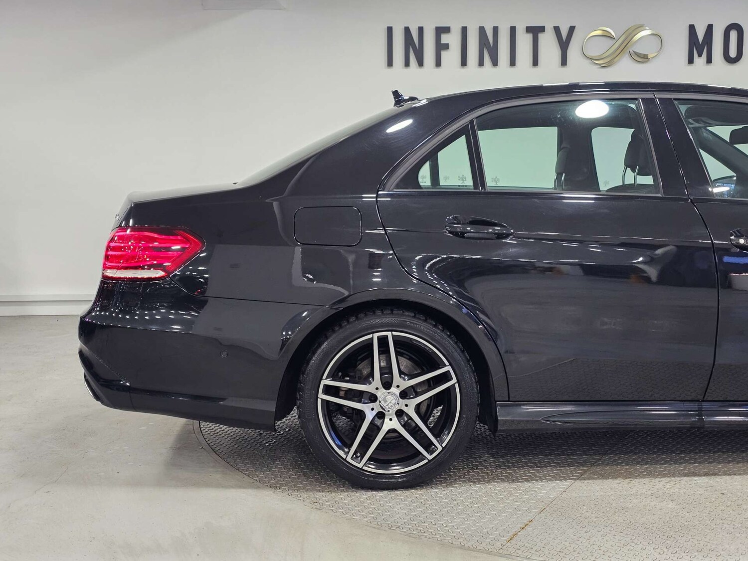 Used Mercedes-Benz E Class 2015 for sale - 77477845: Photo 37