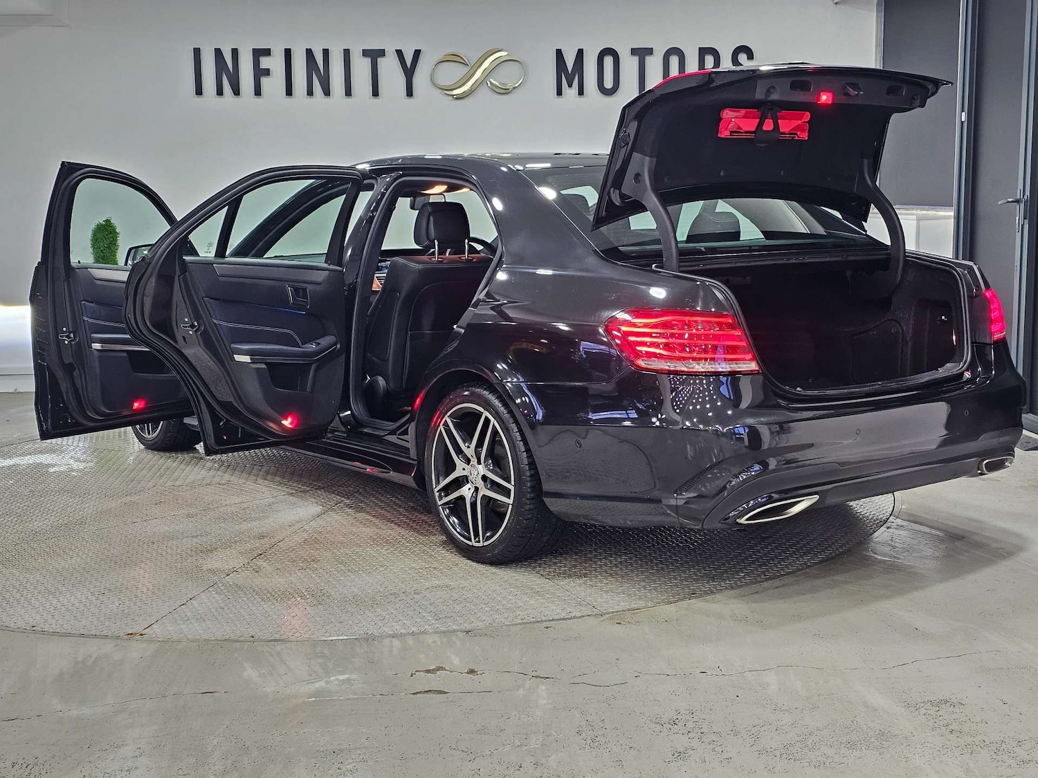 Used Mercedes-Benz E Class 2015 for sale - 77477845: Photo 47