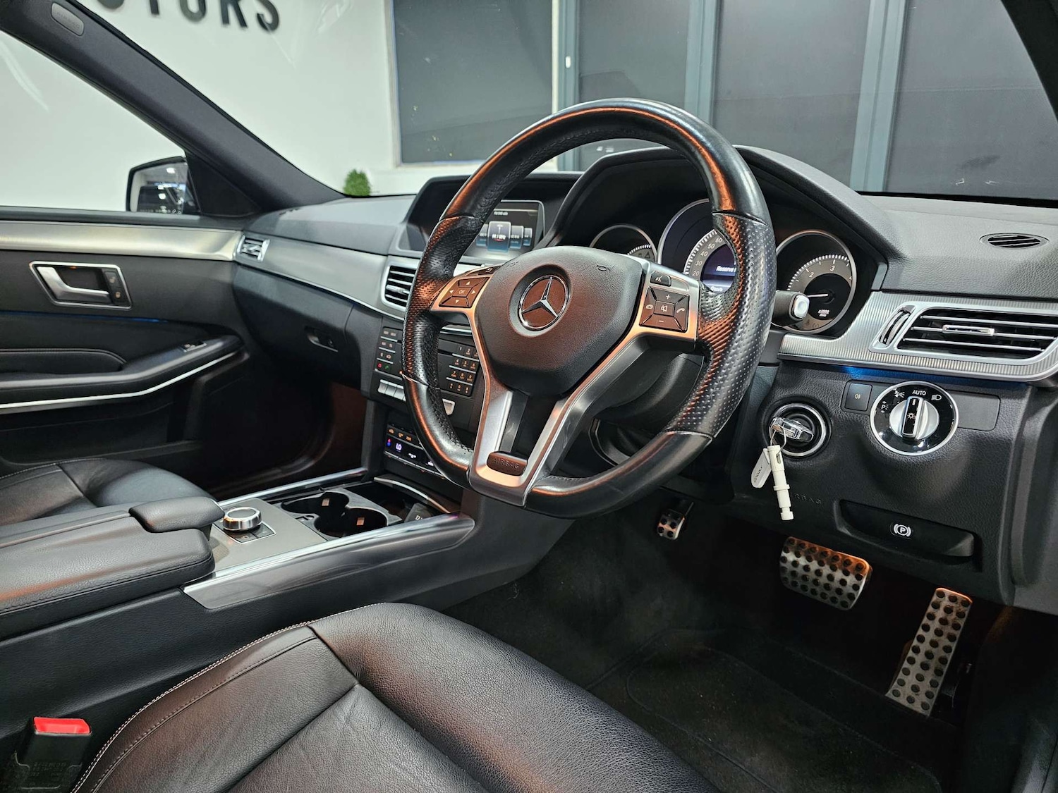 Used Mercedes-Benz E Class 2015 for sale - 77477845: Photo 5