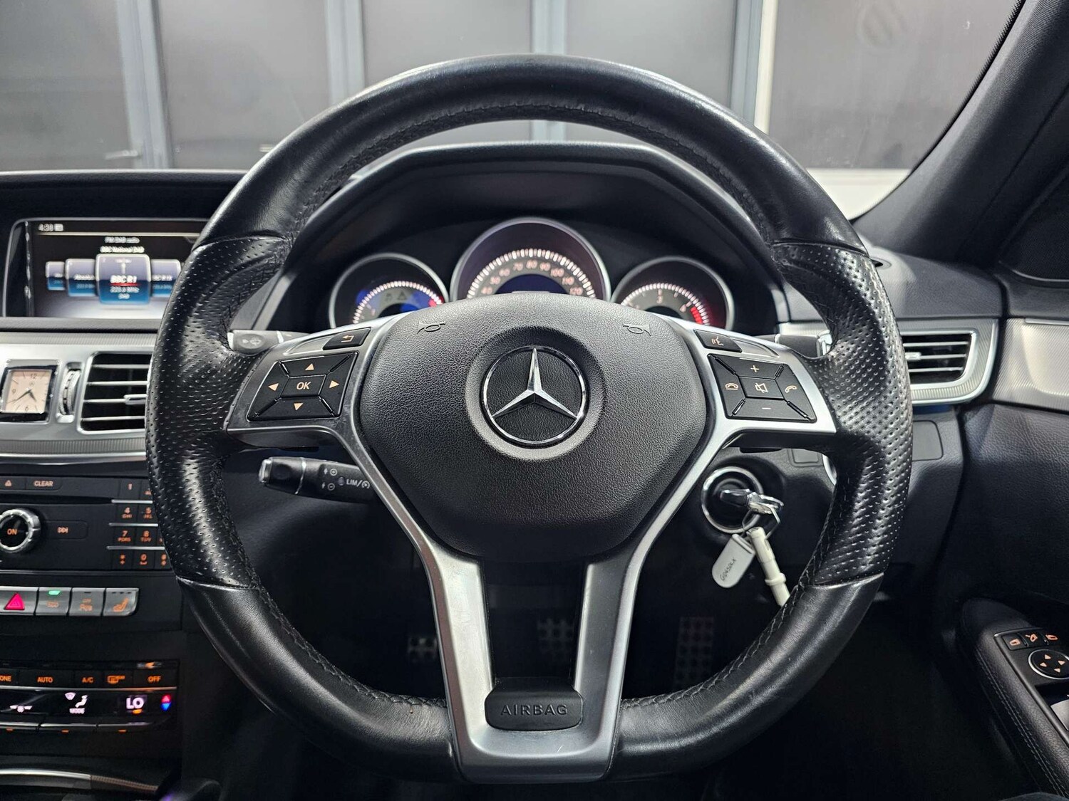 Used Mercedes-Benz E Class 2015 for sale - 77477845: Photo 60