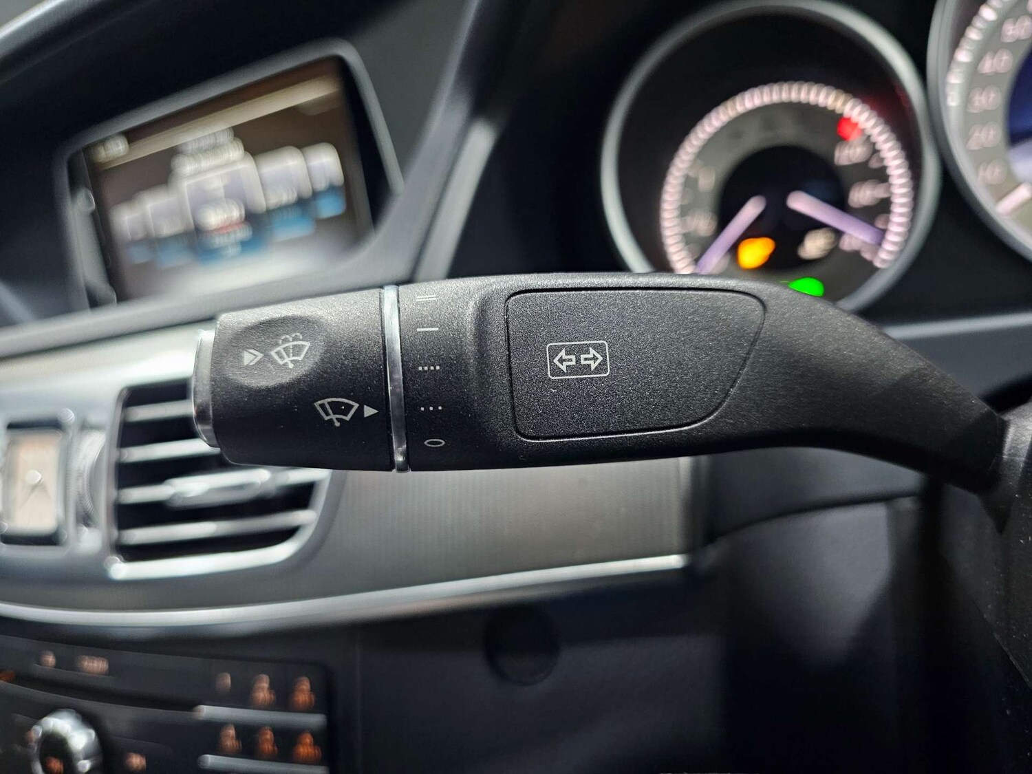 Used Mercedes-Benz E Class 2015 for sale - 77477845: Photo 64