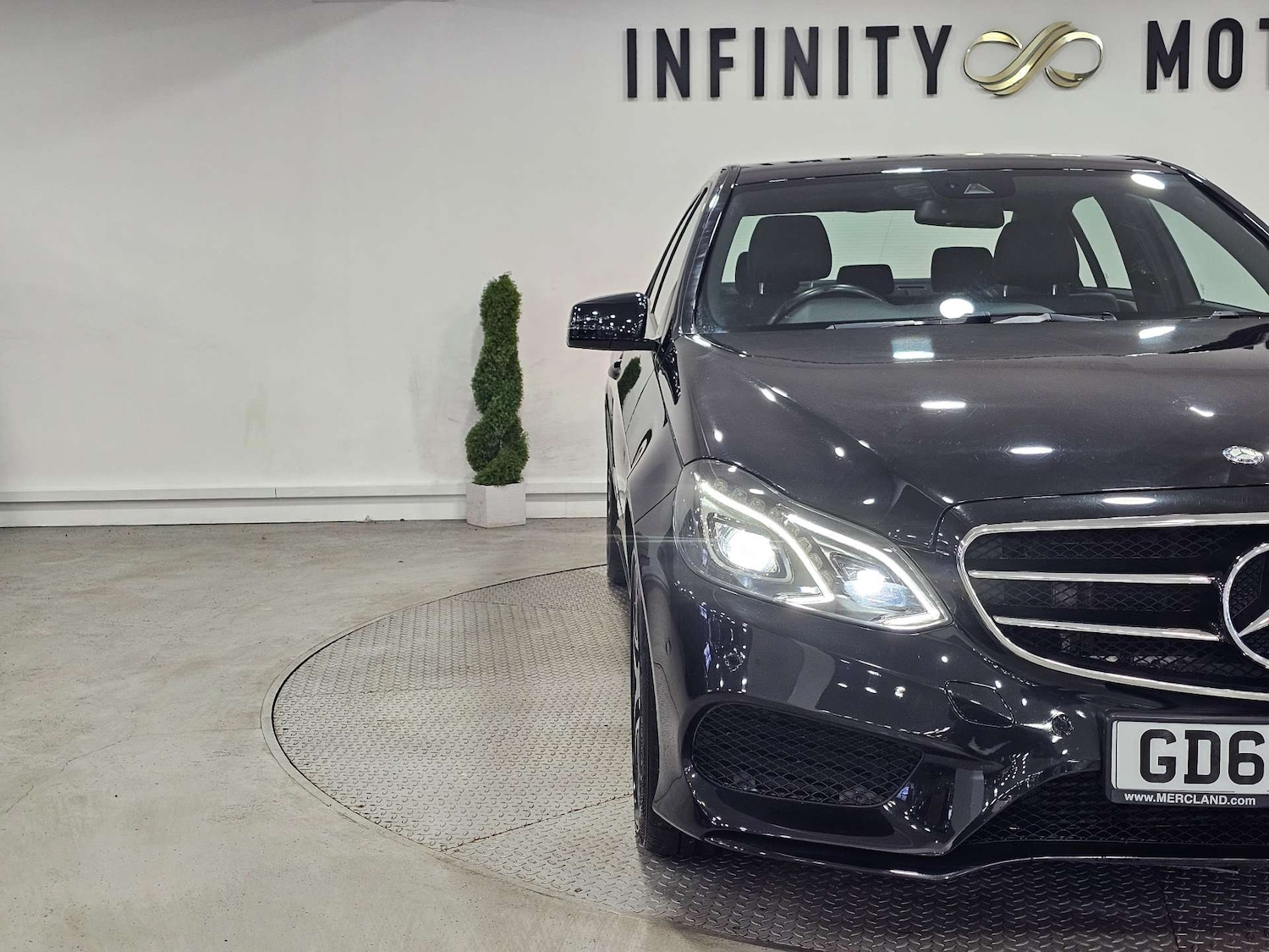 Used Mercedes-Benz E Class 2015 for sale - 77477845: Photo 9