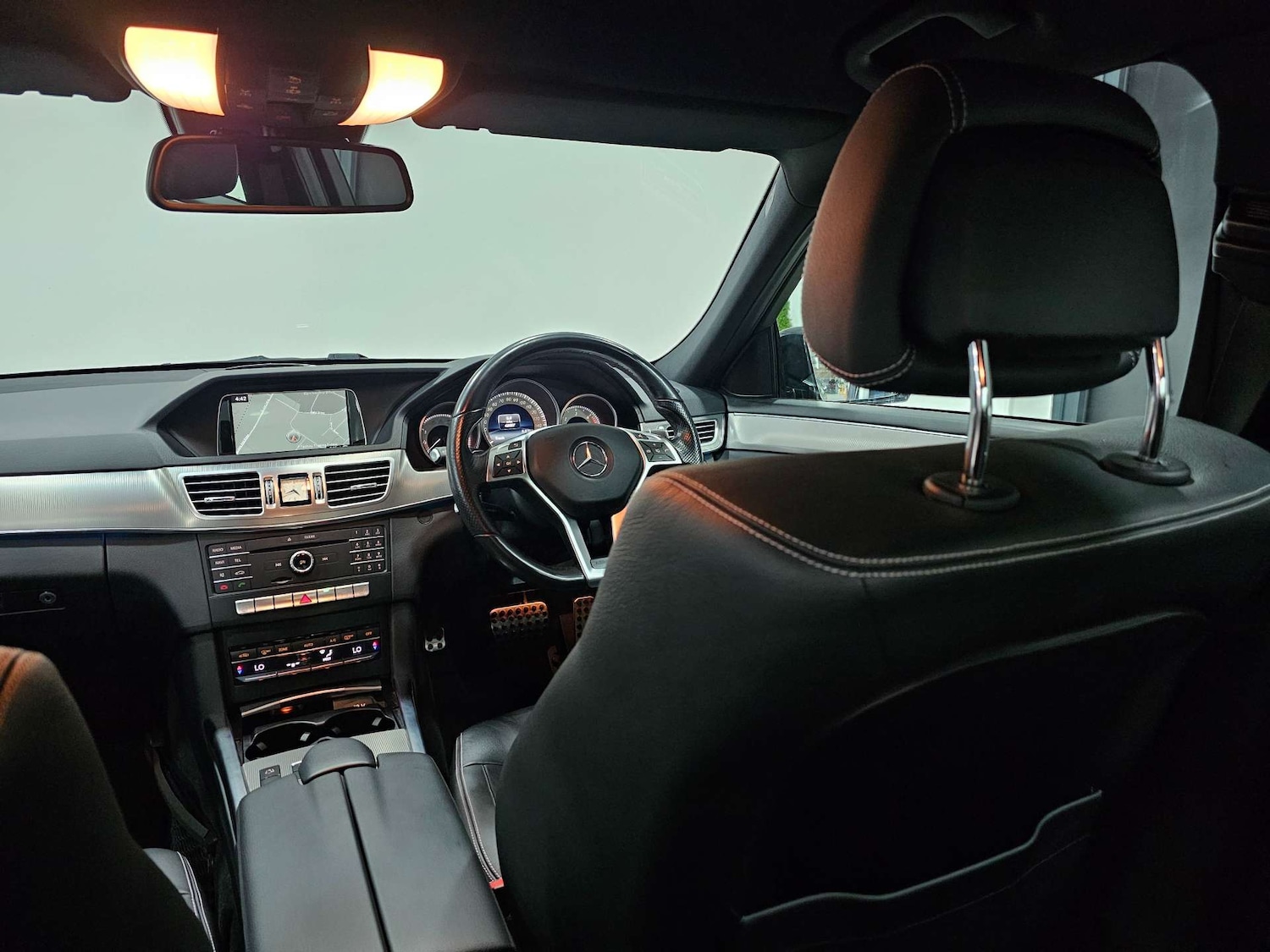 Used Mercedes-Benz E Class 2015 for sale - 77477845: Photo 90