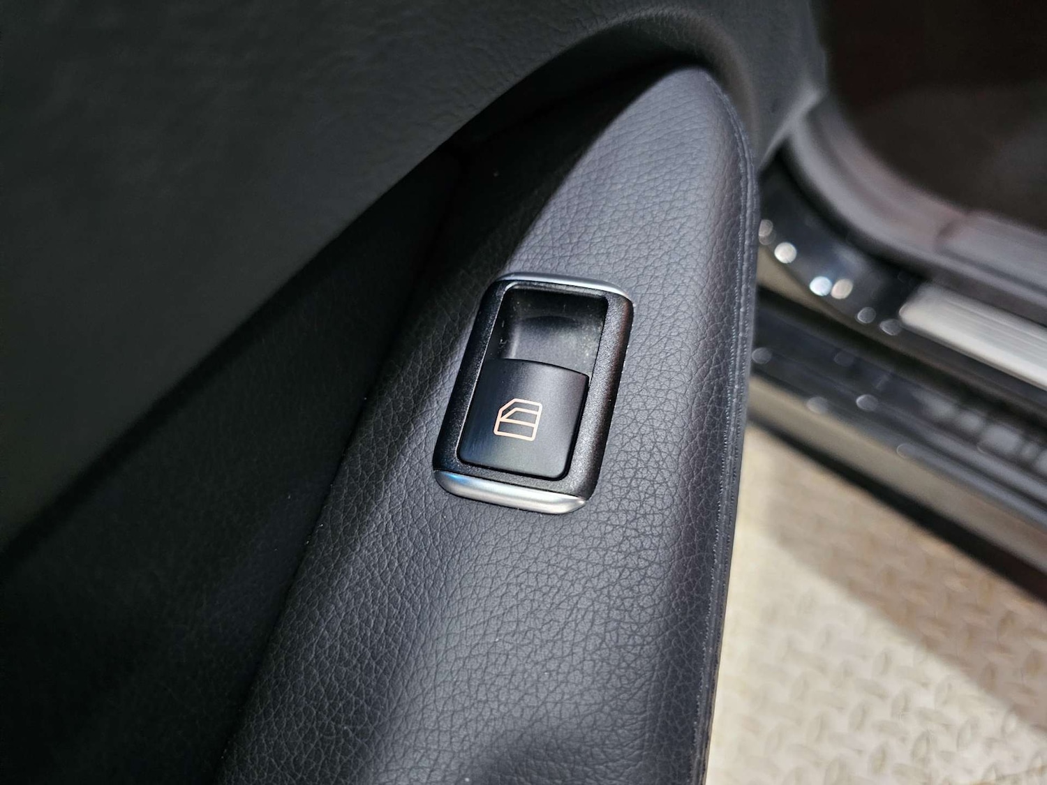 Used Mercedes-Benz E Class 2015 for sale - 77477845: Photo 93