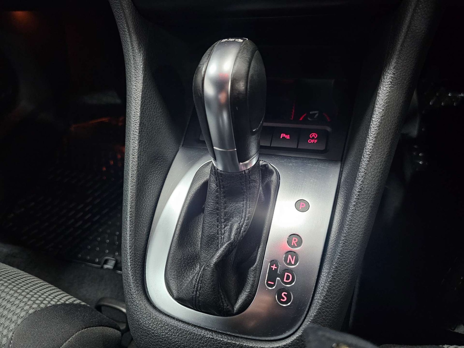 Used Volkswagen Golf 2014 for sale - 77717778: Photo 13