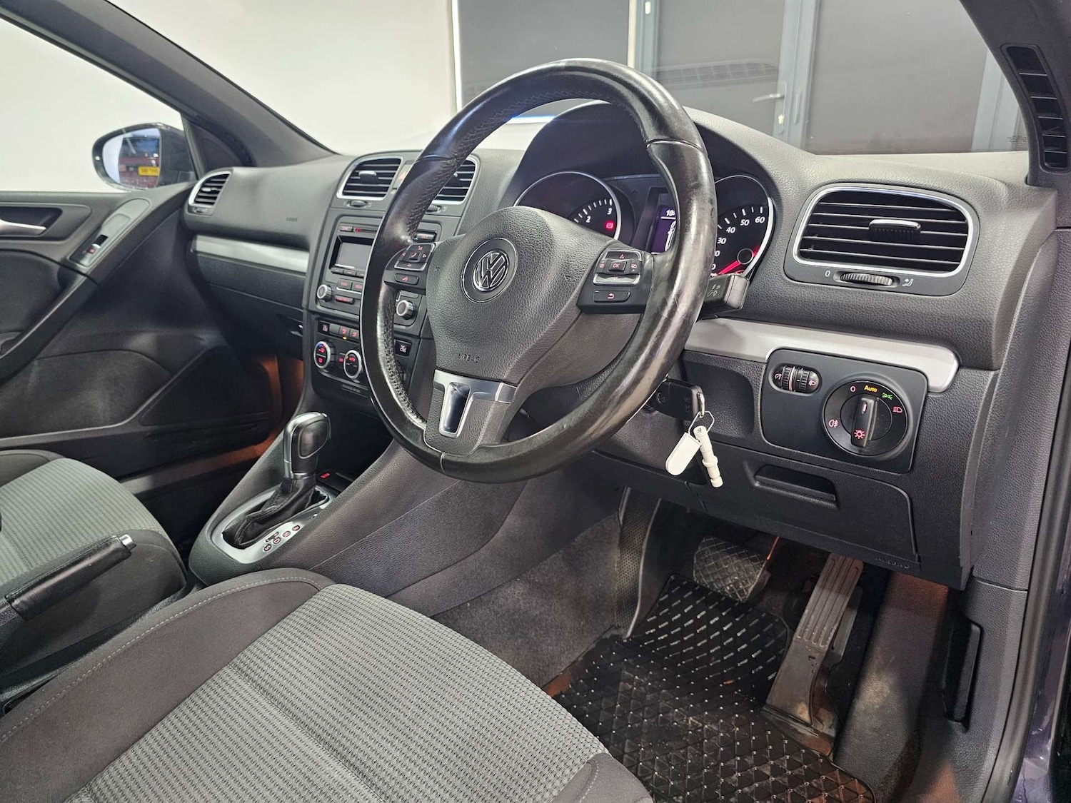 Used Volkswagen Golf 2014 for sale - 77717778: Photo 3