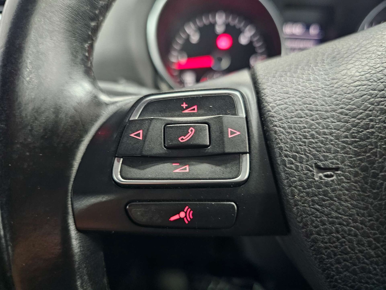 Used Volkswagen Golf 2014 for sale - 77717778: Photo 54