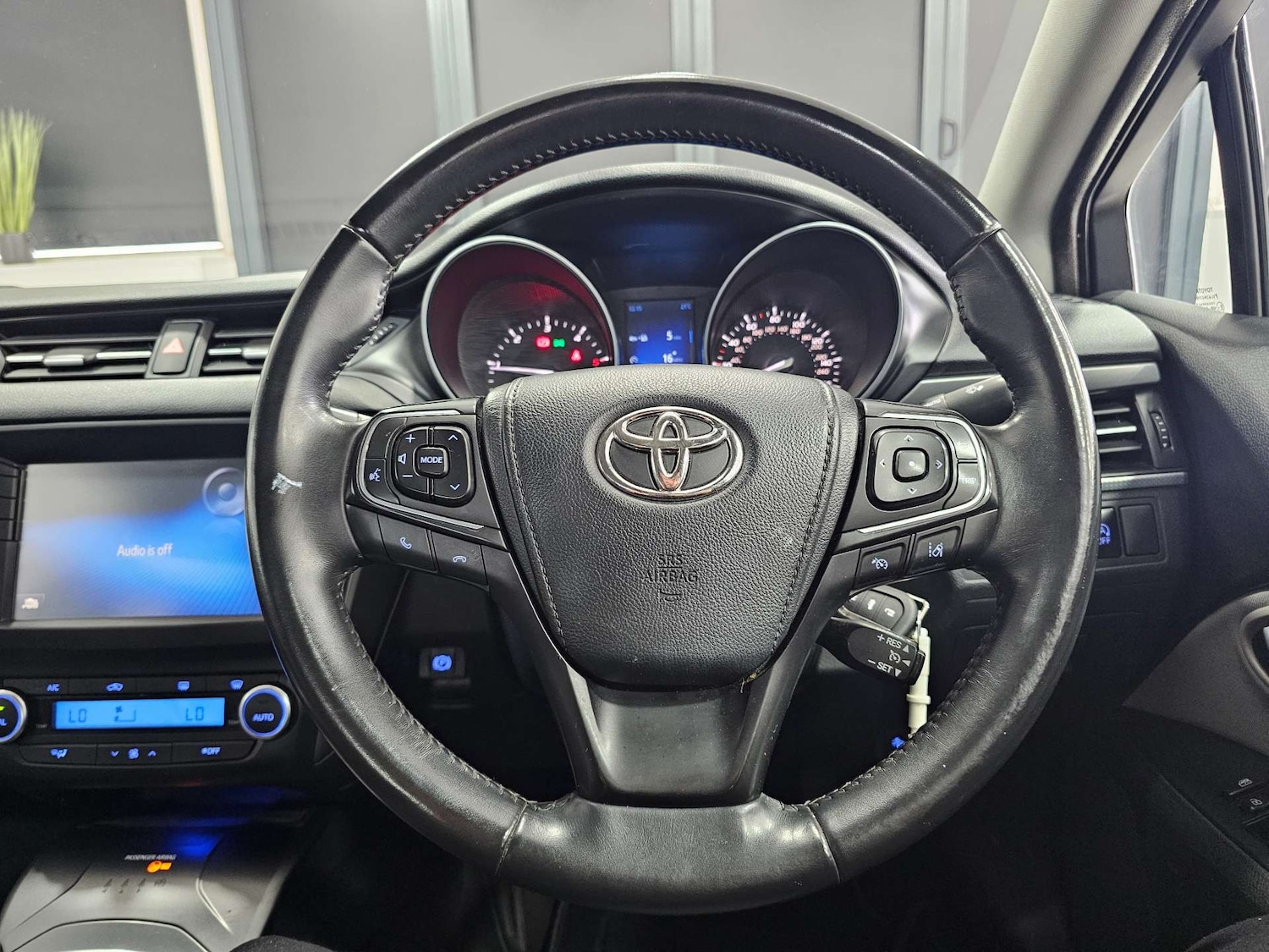 Used Toyota Avensis 2015 for sale - 77417605: Photo 10