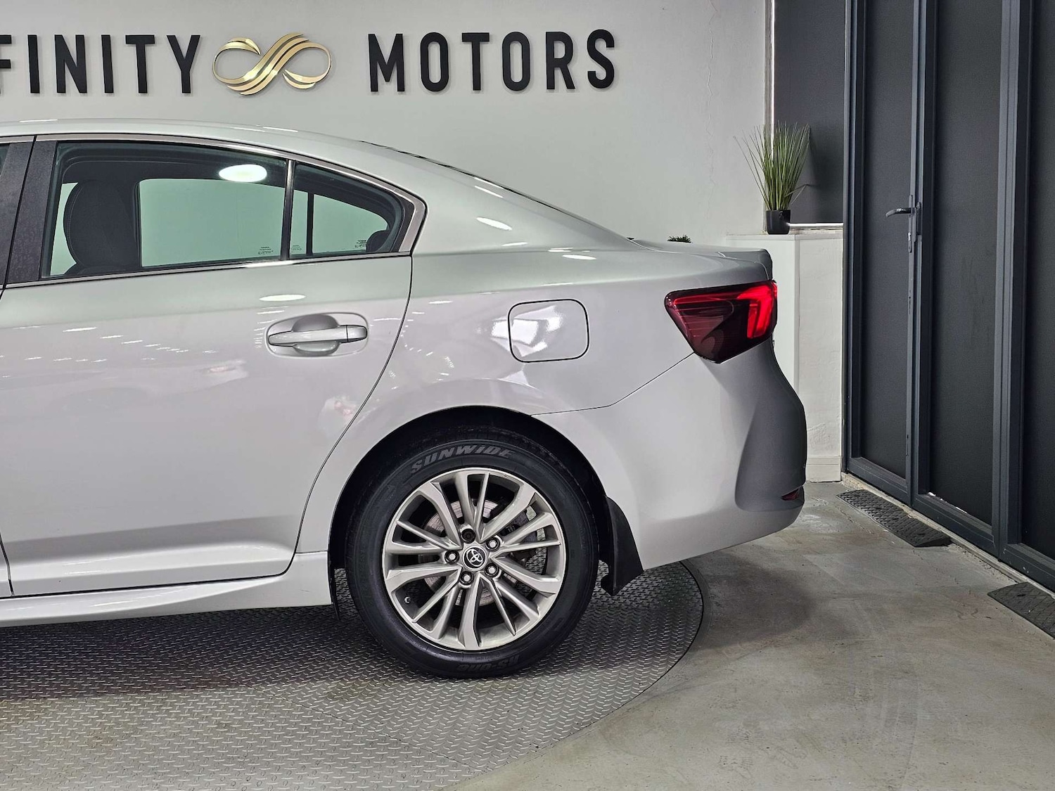 Used Toyota Avensis 2015 for sale - 77417605: Photo 21