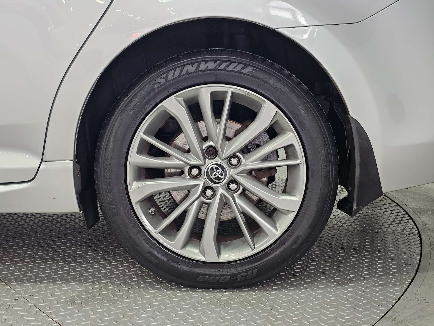 Used Toyota Avensis 2015 for sale - 77417605: Photo 26