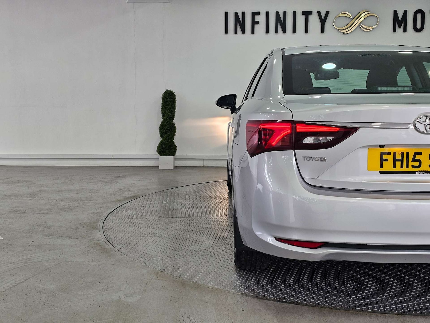 Used Toyota Avensis 2015 for sale - 77417605: Photo 31