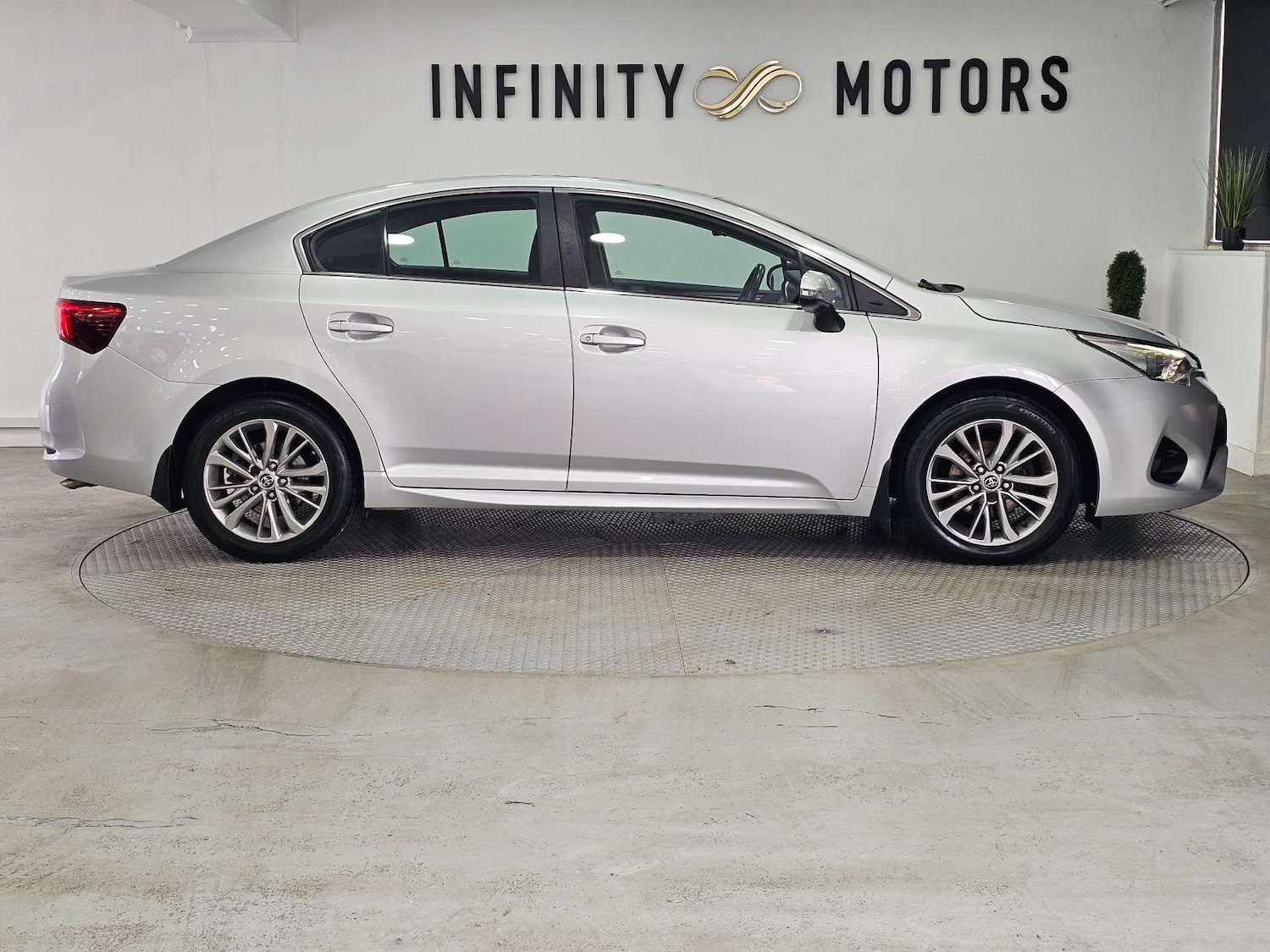 Used Toyota Avensis 2015 for sale - 77417605: Photo 35