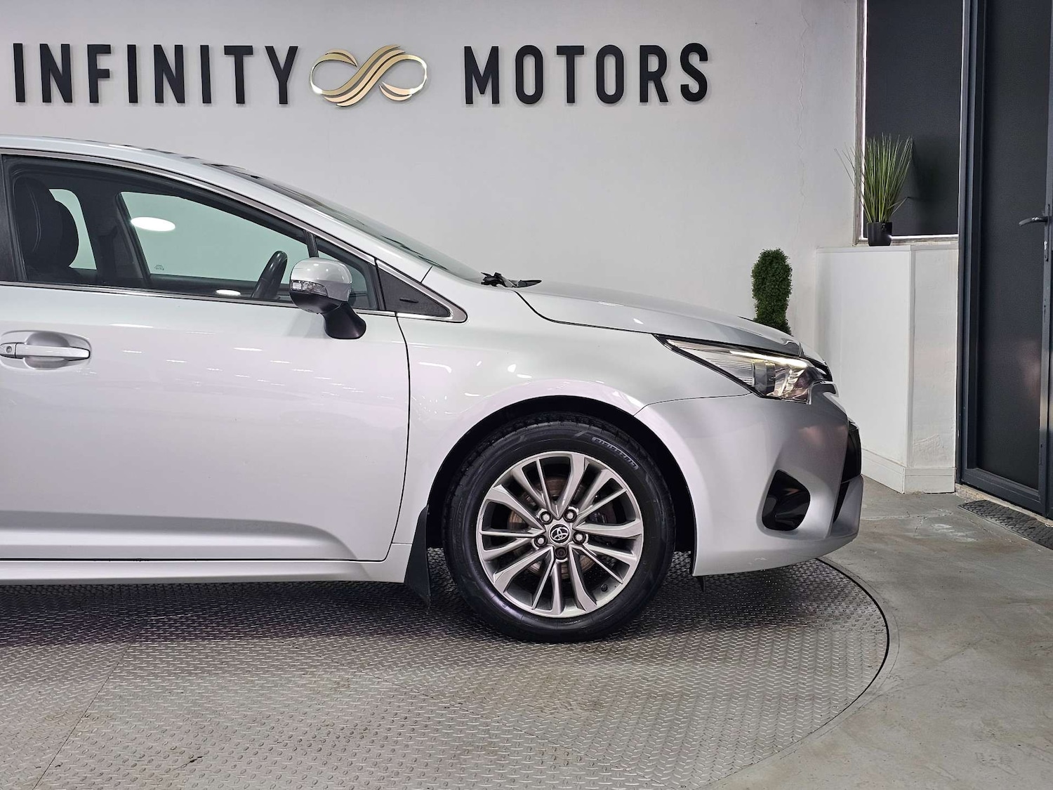 Used Toyota Avensis 2015 for sale - 77417605: Photo 36