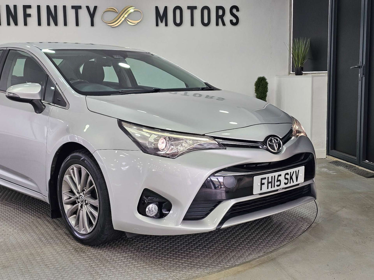 Used Toyota Avensis 2015 for sale - 77417605: Photo 4