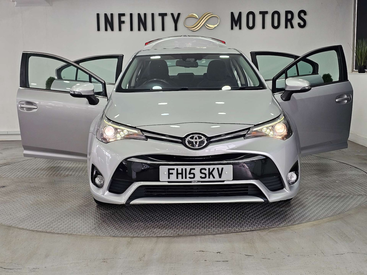 Used Toyota Avensis 2015 for sale - 77417605: Photo 44