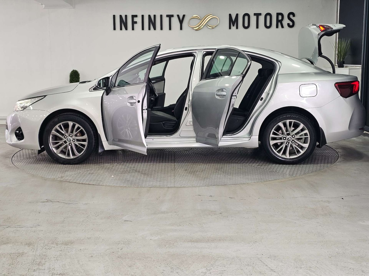 Used Toyota Avensis 2015 for sale - 77417605: Photo 46