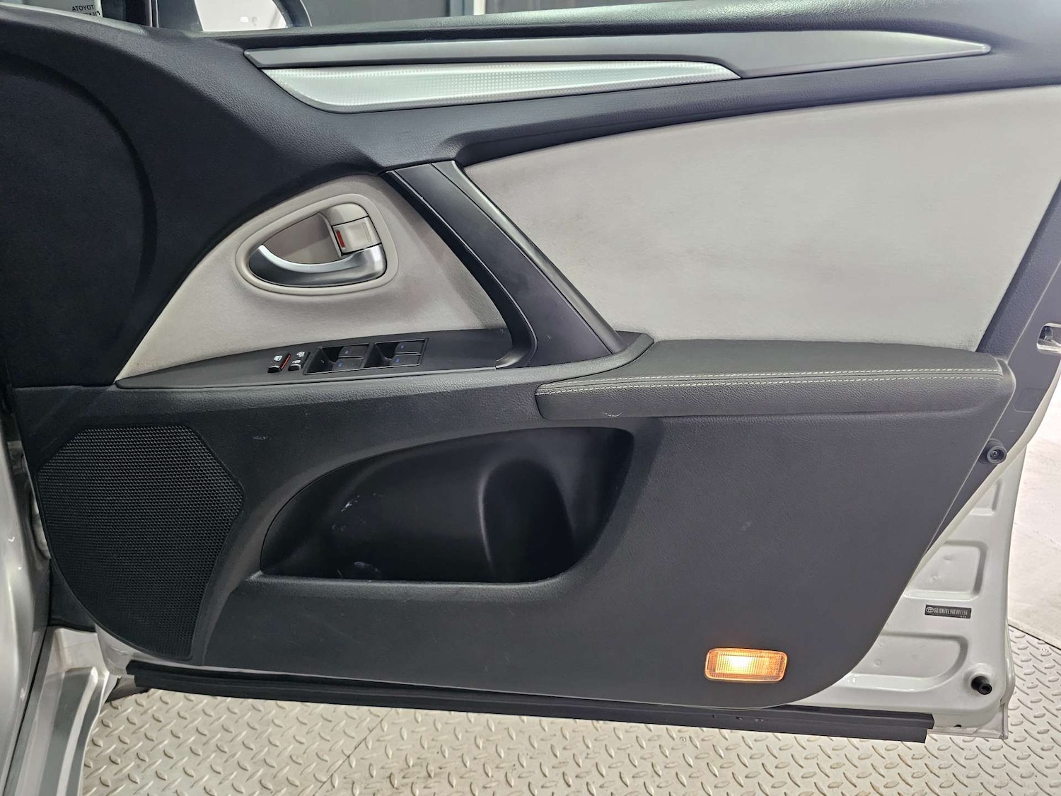 Used Toyota Avensis 2015 for sale - 77417605: Photo 53