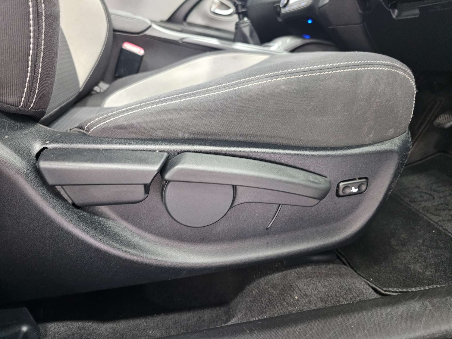 Used Toyota Avensis 2015 for sale - 77417605: Photo 56