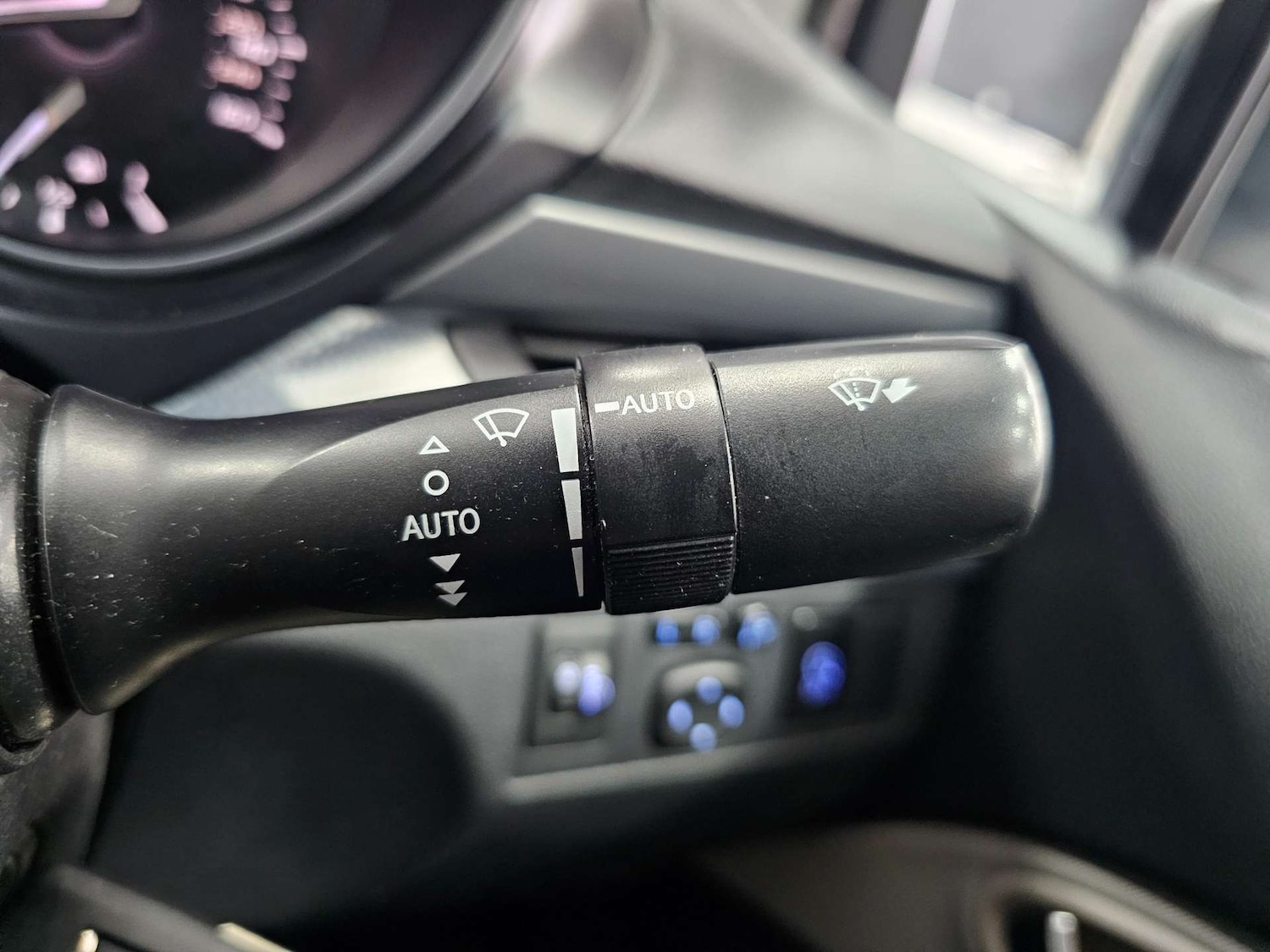 Used Toyota Avensis 2015 for sale - 77417605: Photo 60