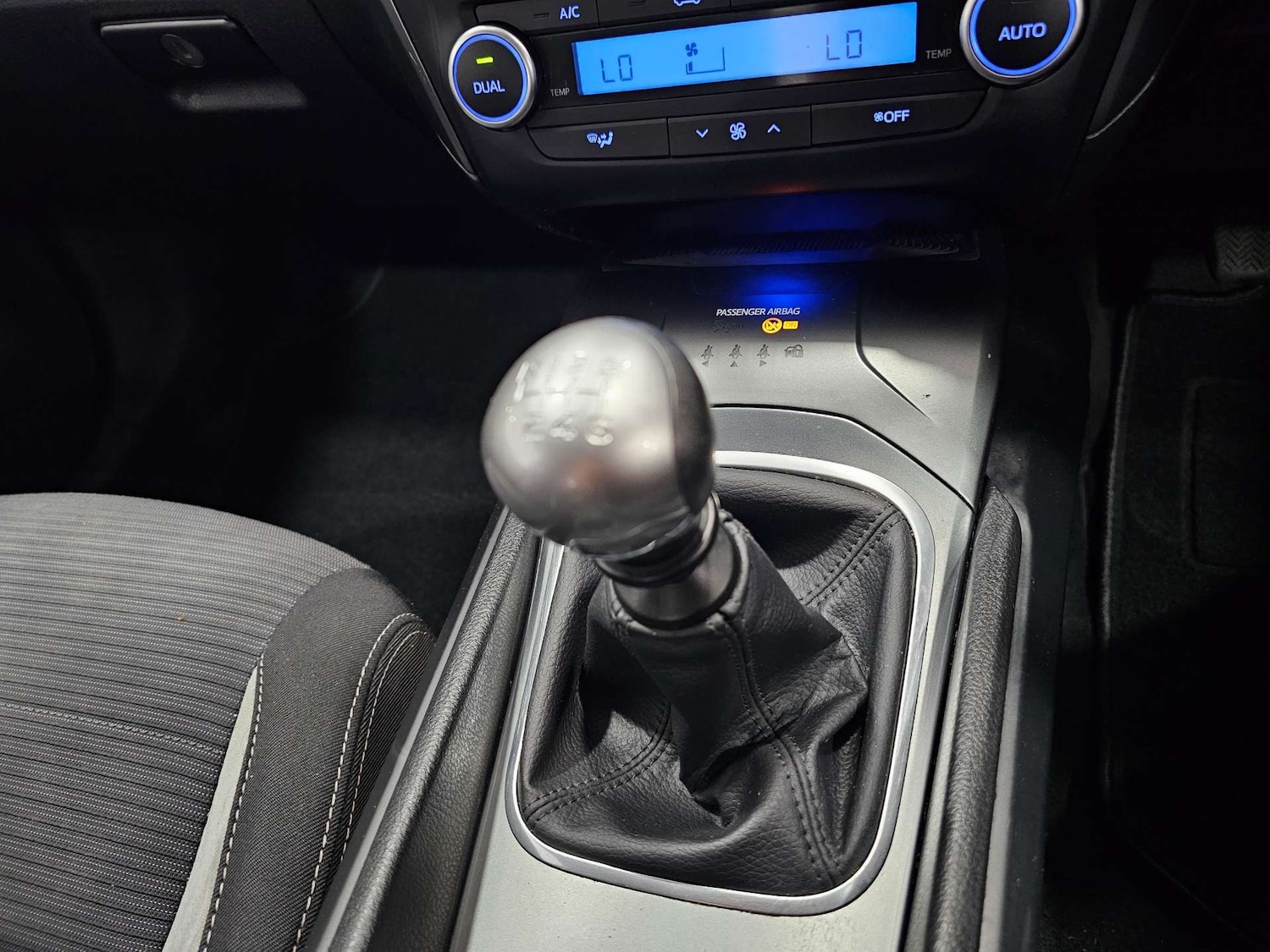 Used Toyota Avensis 2015 for sale - 77417605: Photo 64