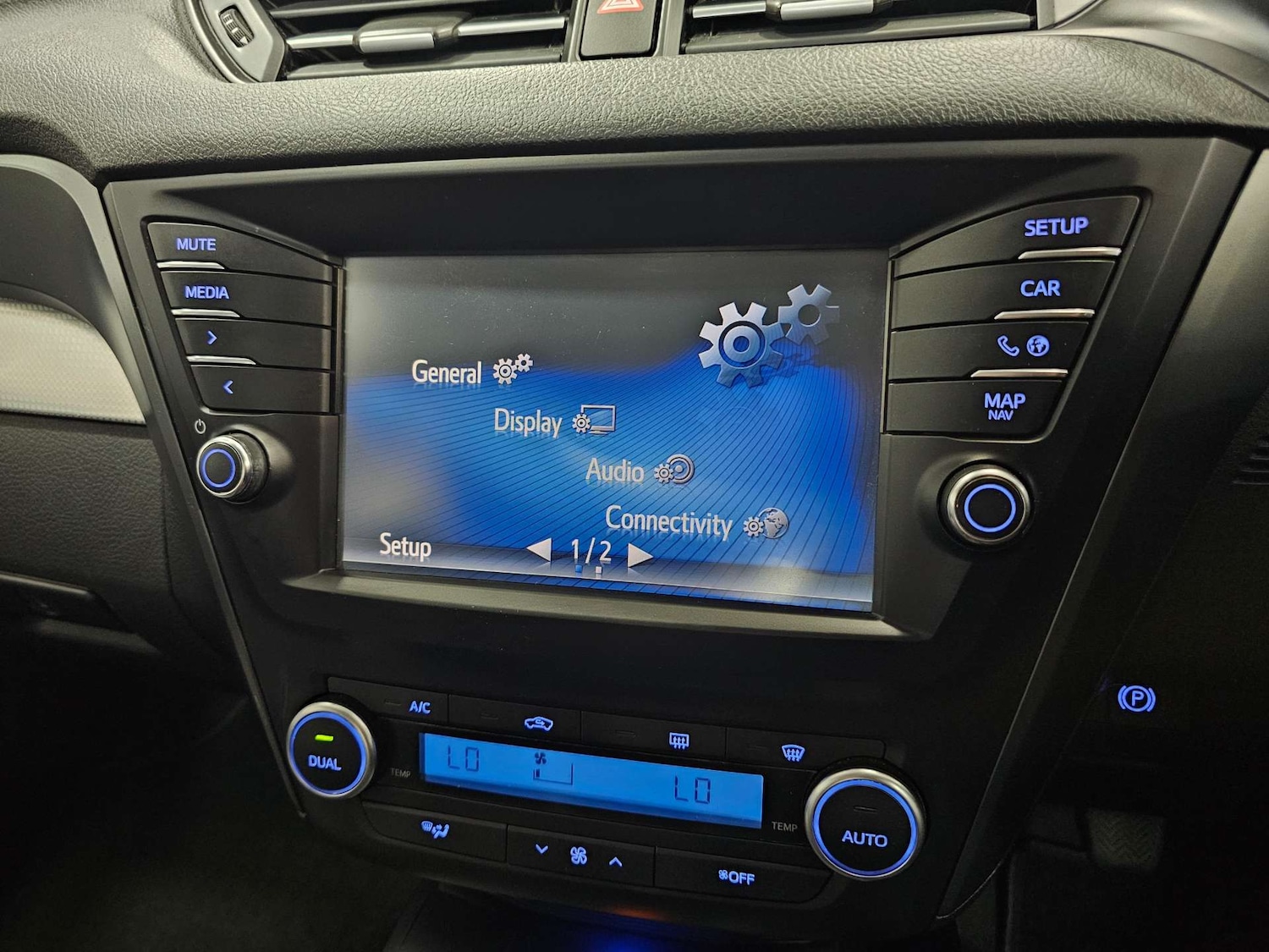 Used Toyota Avensis 2015 for sale - 77417605: Photo 67