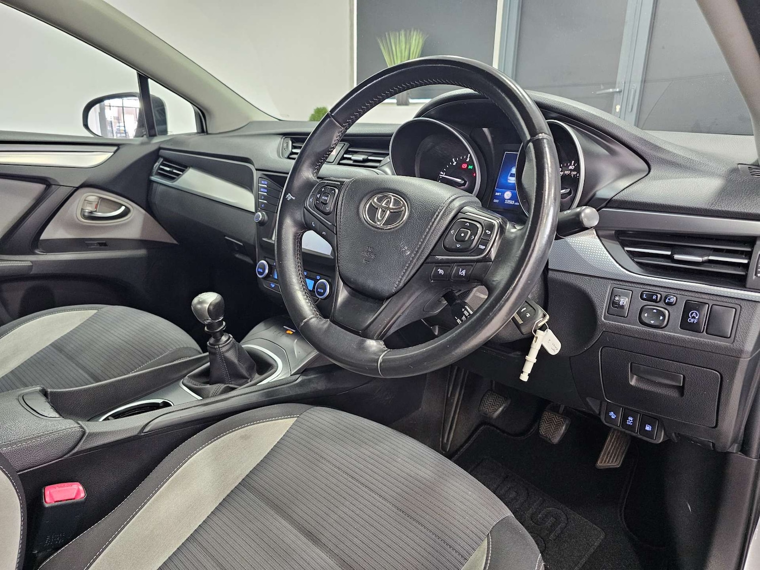 Used Toyota Avensis 2015 for sale - 77417605: Photo 7