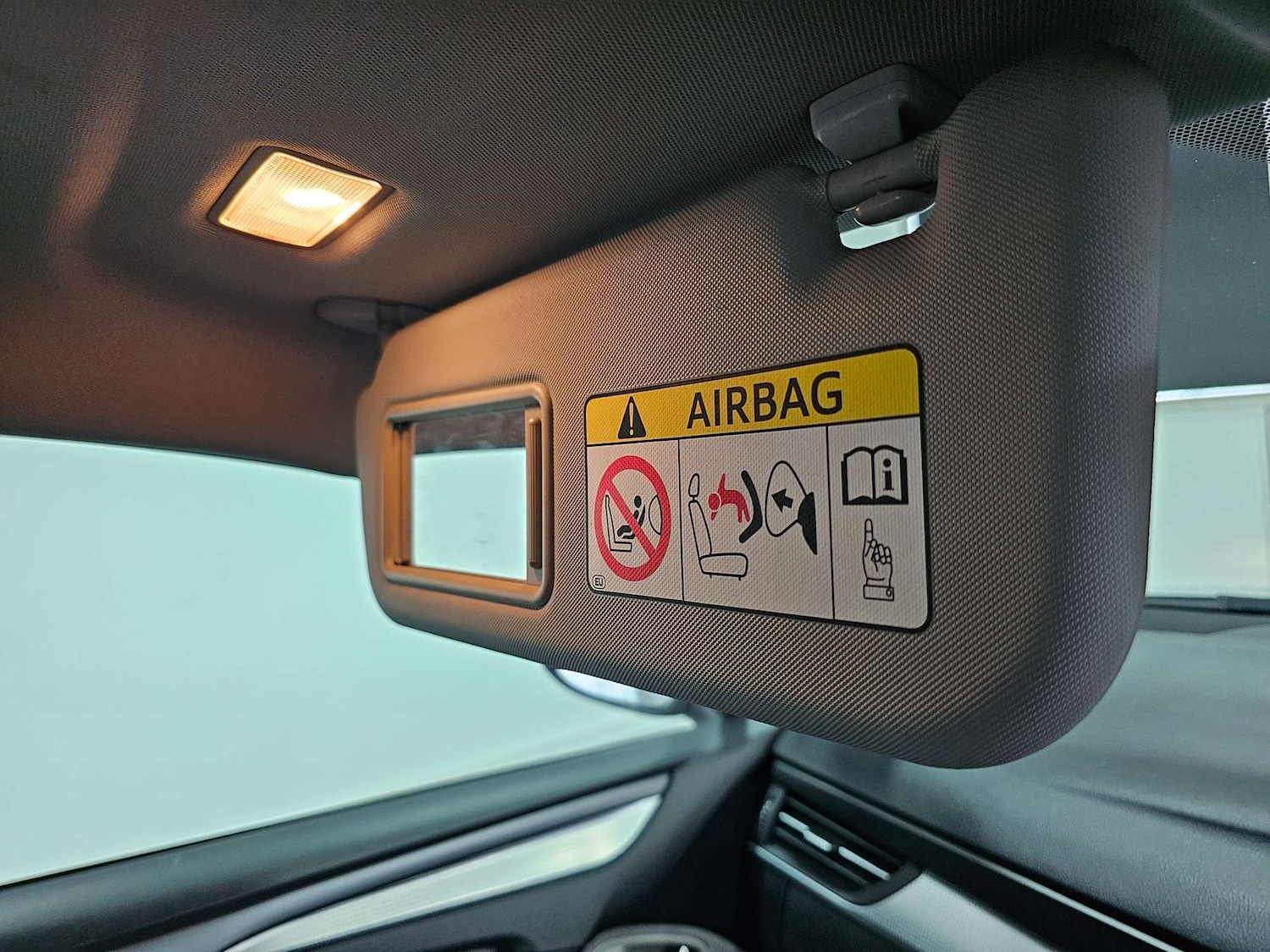 Used Toyota Avensis 2015 for sale - 77417605: Photo 70