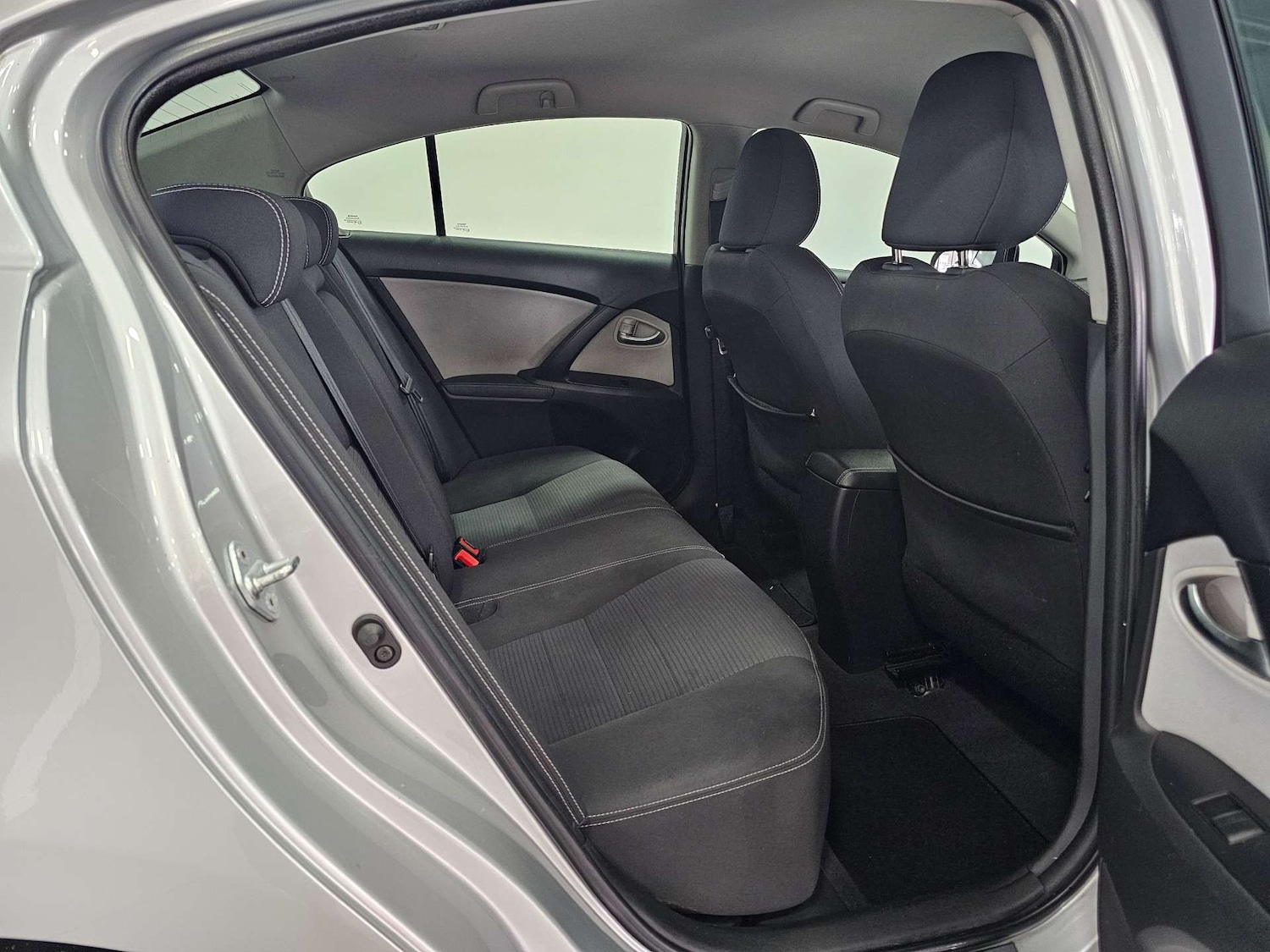 Used Toyota Avensis 2015 for sale - 77417605: Photo 74