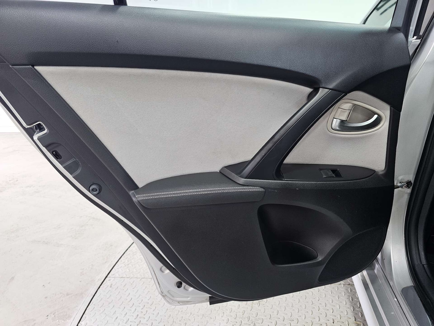 Used Toyota Avensis 2015 for sale - 77417605: Photo 78