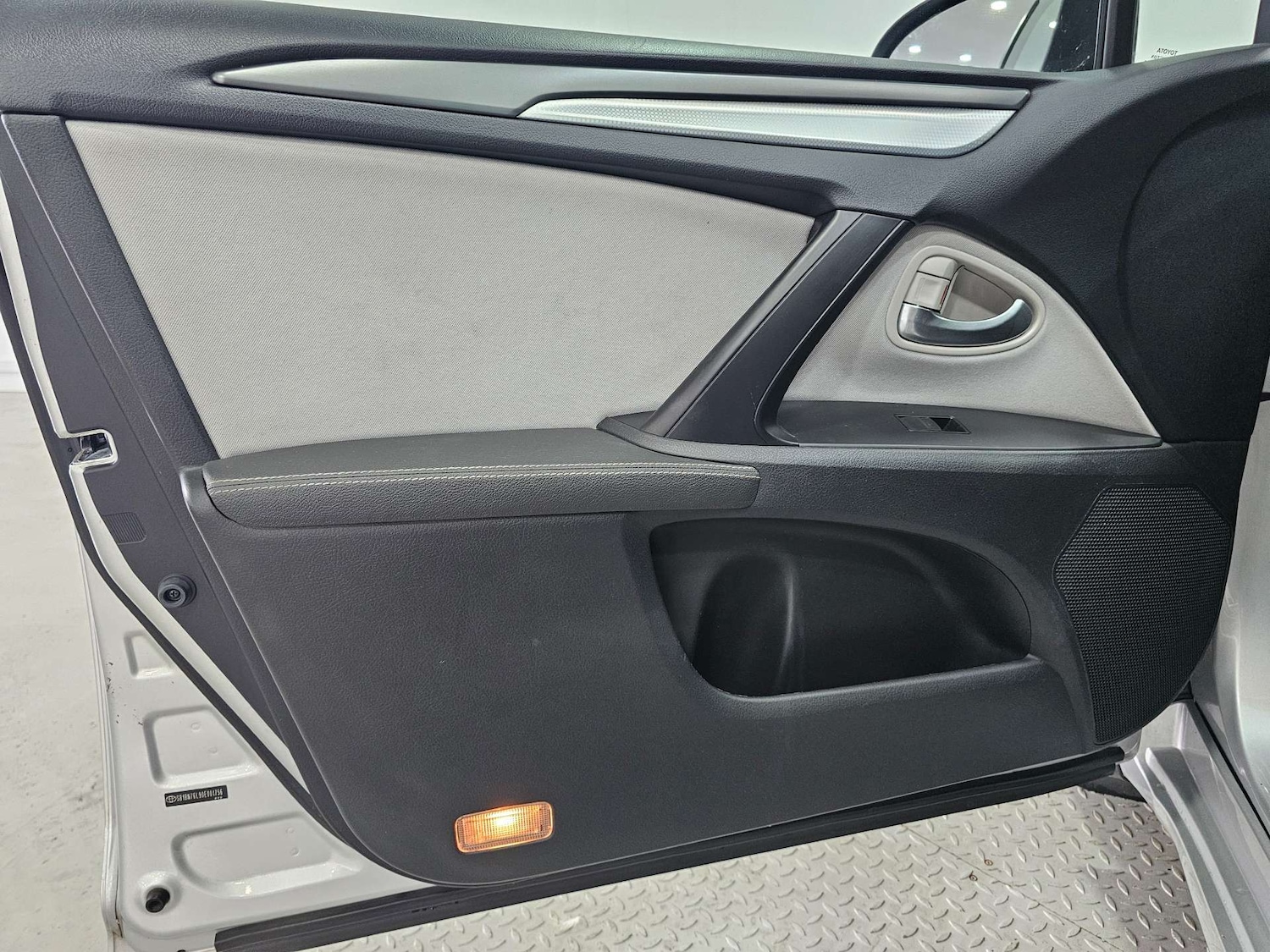 Used Toyota Avensis 2015 for sale - 77417605: Photo 83